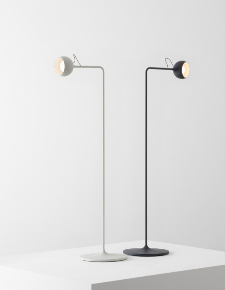 Leseleuchte Ixa Artemide | betz-designmöbel.ch