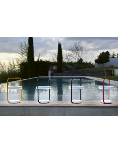 Mobile Leuchte Ulli von Fermob | betz-designmoebel.ch