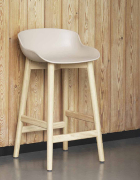 Hyg Barstool 65 cm Wood von Normann Copenhagen | betz-designmöbel.ch