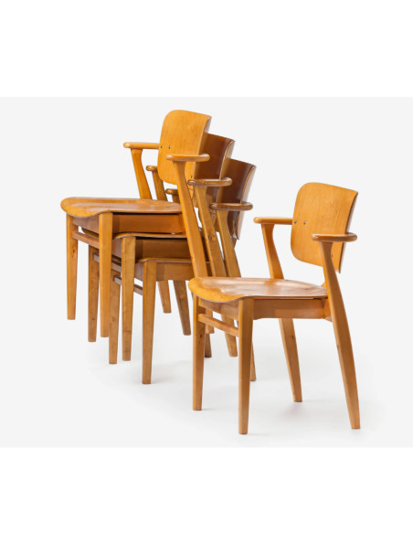 Stuhl Domus von Artek | betz-designmöbel.ch