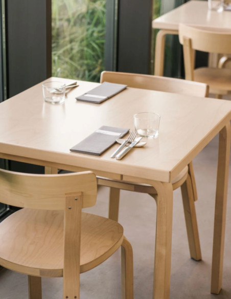 Tisch 81 C von Artek | betz-designmöbel.ch