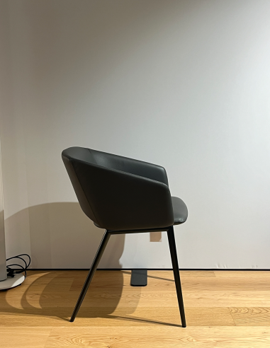 Stuhl Tusa 2261/B low von Zanotta Ausstellungsstück