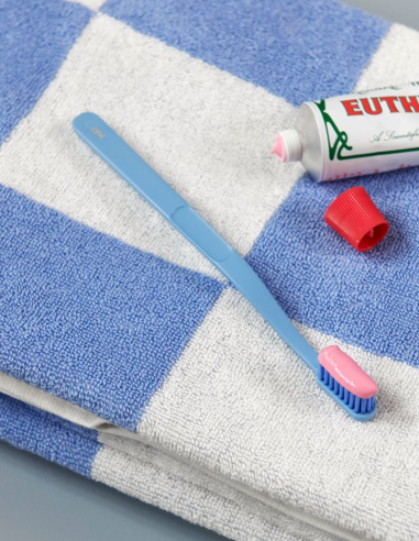 Zahnbürste Tann Toothbrush von HAY| betz- designmoebel.ch