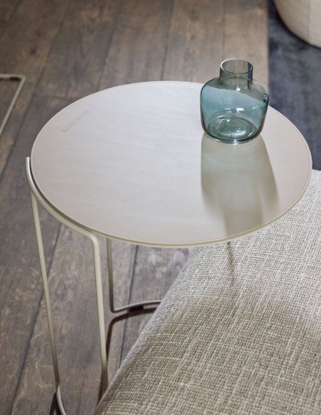Beistelltisch Oki Saddle Side Table von Walter Knoll | betz-designmöbel.ch