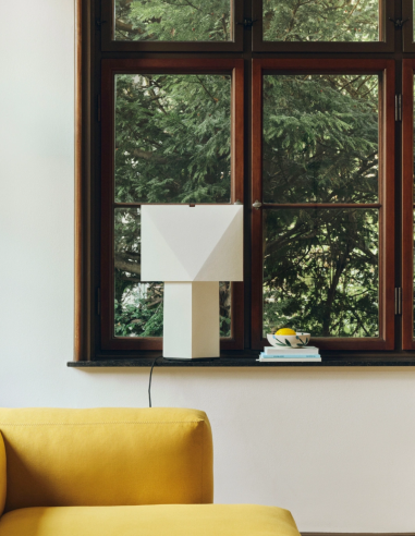 Tischlampe Aplat Table Lamp von HAY | betz-designmöbel.ch