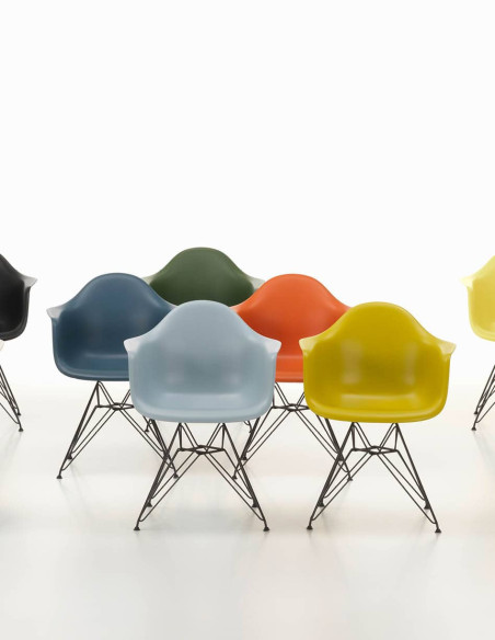 Eames Plastic Chair DAR RE von Vitra | 6 Stück | betz-designmoebel.ch