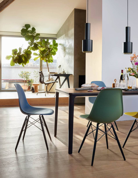 Eames Plastic Chair DSW RE von Vitra mit Ahorn-Untergestell | 6 Stück | betz-designmoebel.ch