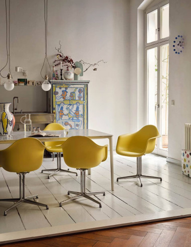 Eames Plastic Chair DAL RE von Vitra | 6 Stück mit Ahorn-Untergestell | betz-designmoebel.ch