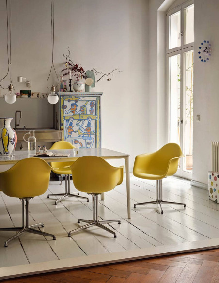 Eames Plastic Chair DAL RE von Vitra | 6 Stück mit Ahorn-Untergestell | betz-designmoebel.ch