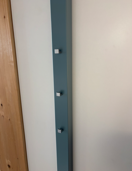 Wandgarderobe Line von Schönbuch Ausstellungsstück