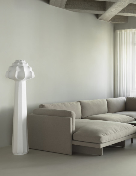 Stehlampe Phantom von Normann Copenhagen | betz-designmöbel.ch