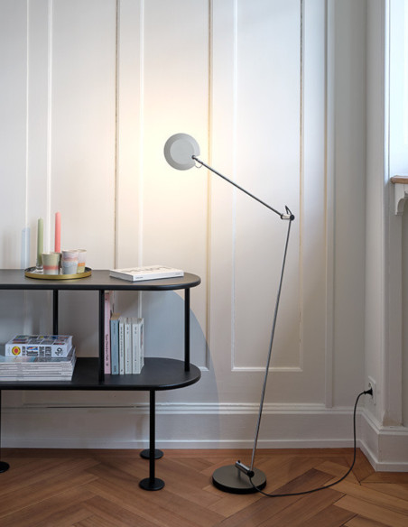 Stehleuchte PIO S von Baltensweiler | betz-designmöbel.ch