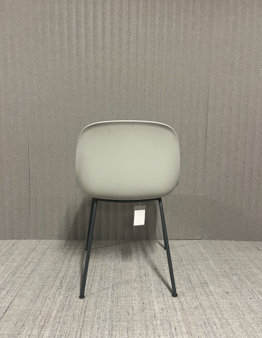 Stuhl Fiber Side Chair Tube Base von Muuto Ausstellungsstück