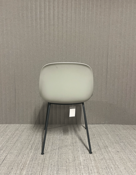 Stuhl Fiber Side Chair Tube Base von Muuto Ausstellungsstück