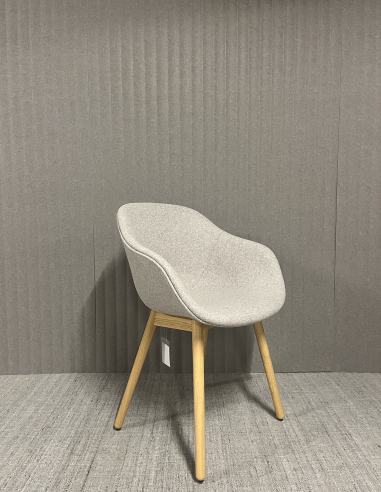 Stuhl About a Chair AAC 213 von HAY Ausstellungsstück