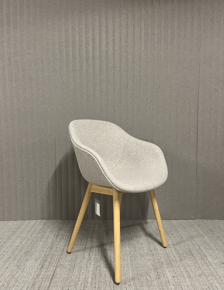 Stuhl About a Chair AAC 213 von HAY Ausstellungsstück