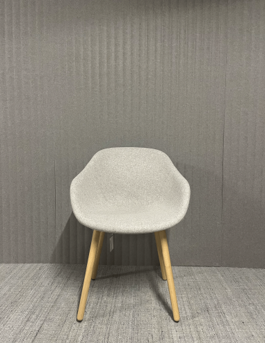 Stuhl About a Chair AAC 213 von HAY Ausstellungsstück