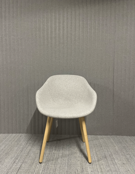 Stuhl About a Chair AAC 213 von HAY Ausstellungsstück