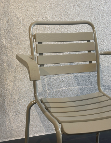 Gartenstuhl klassisch von Atelier Alinea Ausstellungsstück