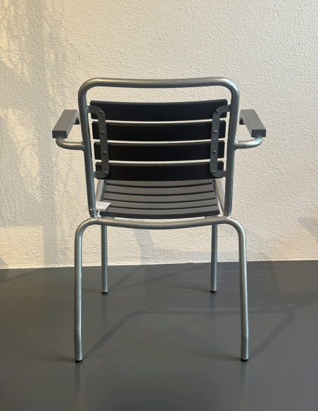 Gartenstuhl klassisch von Atelier Alinea Ausstellungsstück