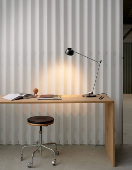 Tischleuchte IRIO T von Baltensweiler | betz-designmöbel.ch