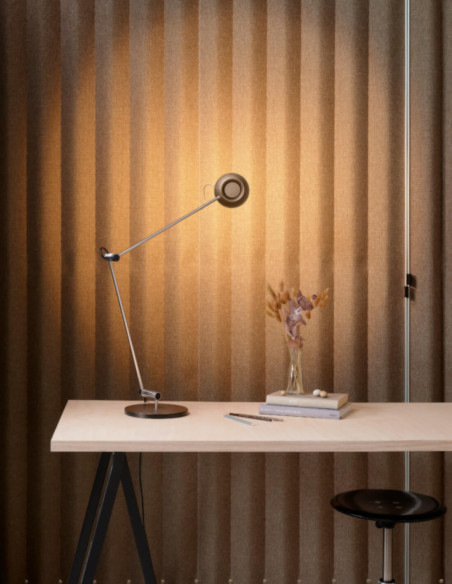 Tischleuchte IRIO T von Baltensweiler | betz-designmöbel.ch