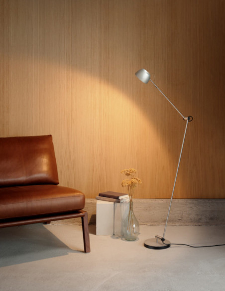 Stehleuchte IRIO L von Baltensweiler | betz-designmoebel.ch