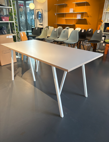 Tisch Loop Stand von HAY Ausstellungsstück
