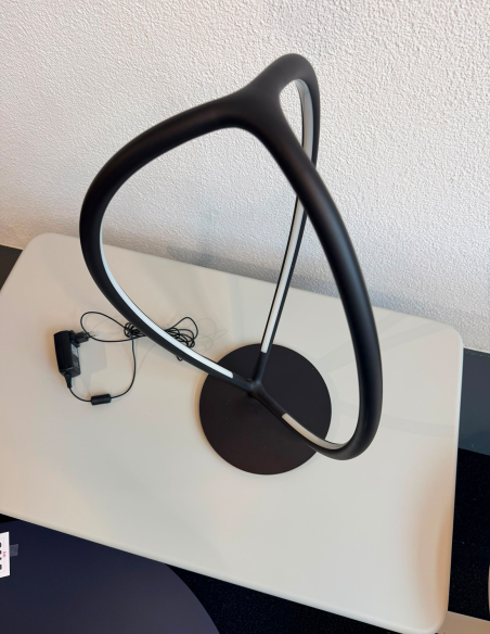 Tischleuchte Arrival von Artemide Ausstellungsstück