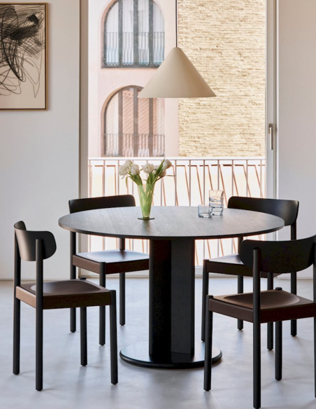 Säulentisch Chisel 29 Table round von HAY