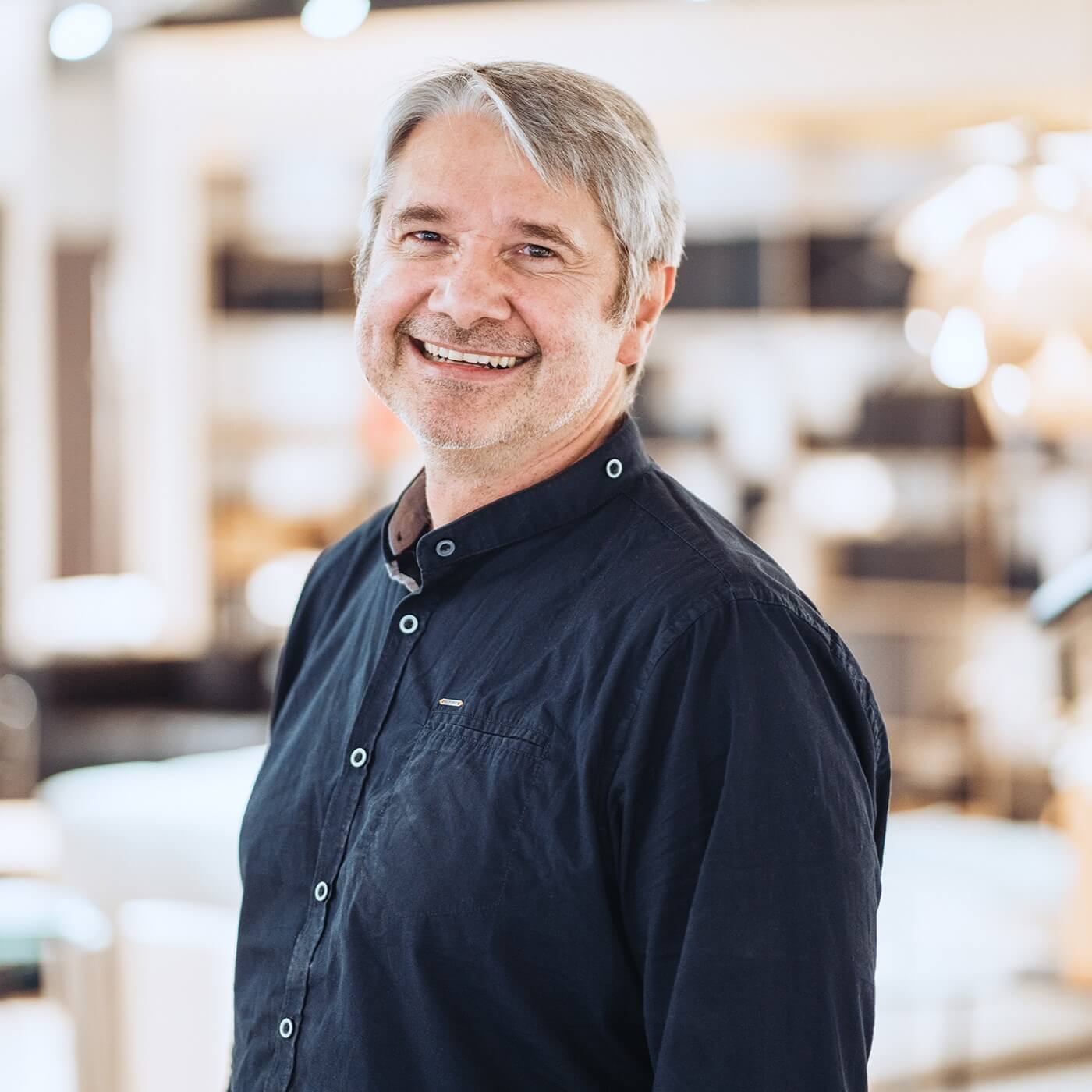 Lieblingsdesigns aus 150 Jahren Louis Poulsen - Betz Wohn- & Bürodesign AG